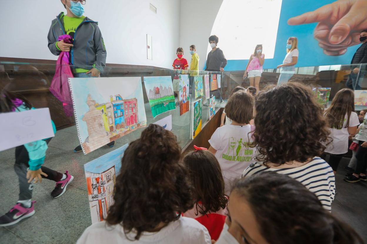 Las obras se expusieron temporalmente en la Antigua Pescadería. 