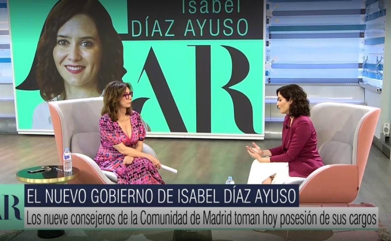 Ana Rosa Quintana e Isabel Diaz Ayuso durante el programa