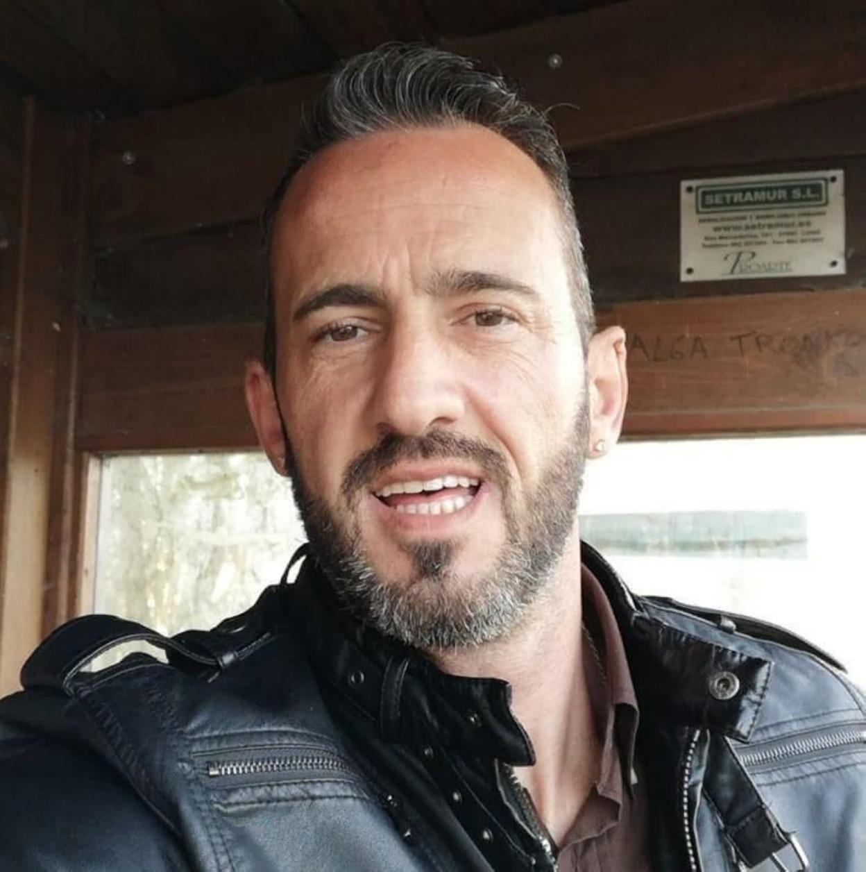 A. R. G., en una foto difundida por el Ayuntamiento de Cangas del Narcea.