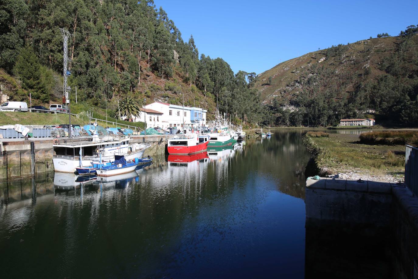 Los pueblos marineros de Asturias guardan una parte importante de la historia y tradición de esta región. En los trescientos cuarenta y cinco kilómetros de costa asturiana podrás disfrutar del encanto de cada uno de los municipios pesqueros. Bustio