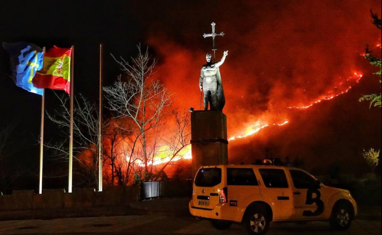 El fuego originado en el monte Priena afectó a casi 120 hectáreas