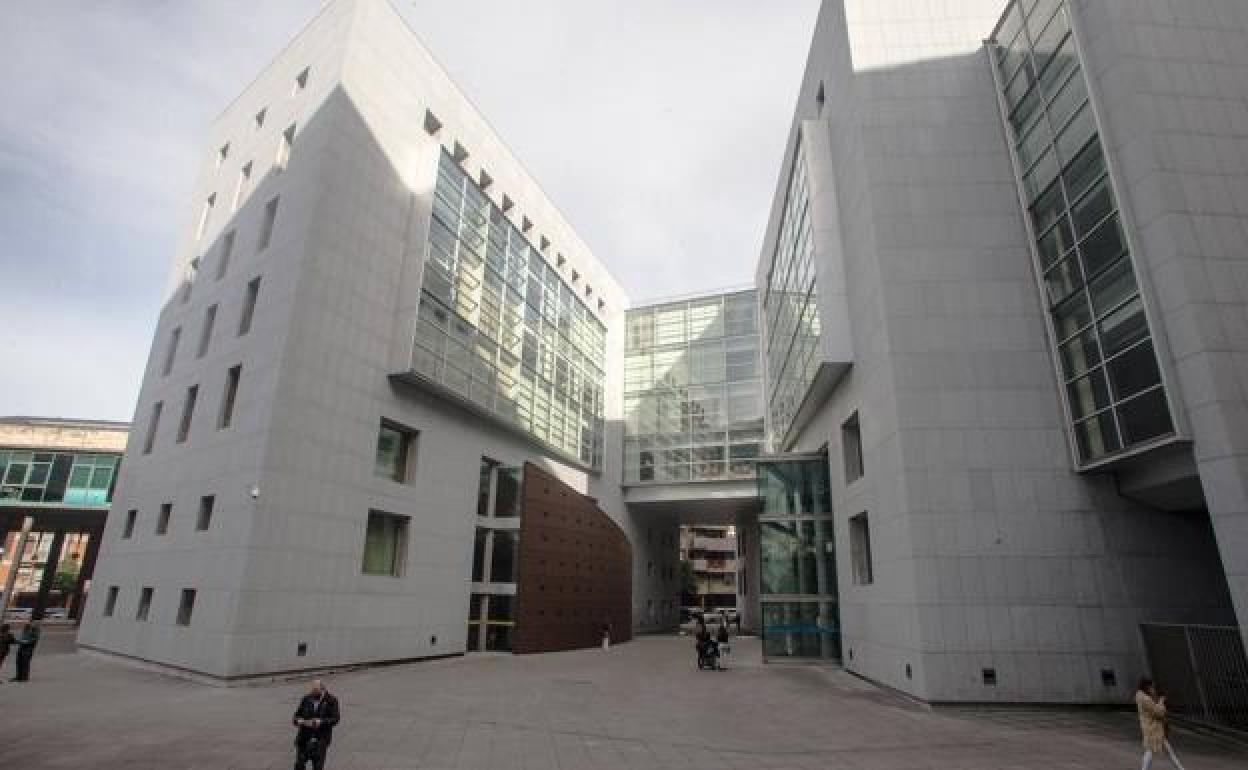 El juicio se celebró ayer en la Sección Tercera de la Audiencia Provincial, en Oviedo. 