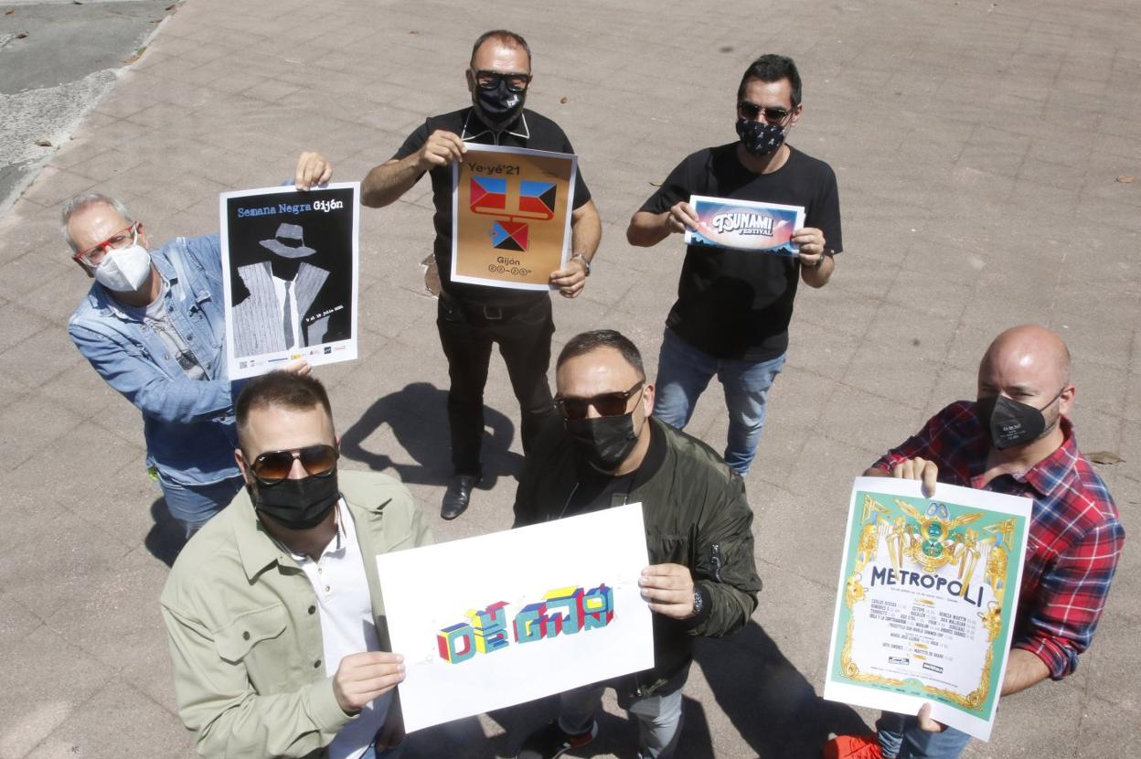 En primer plano, Esteban Pola, Samuel Nuño y Marino González. Detrás, Ángel de la Calle, Félix Domínguez y Ramón Noguera. 