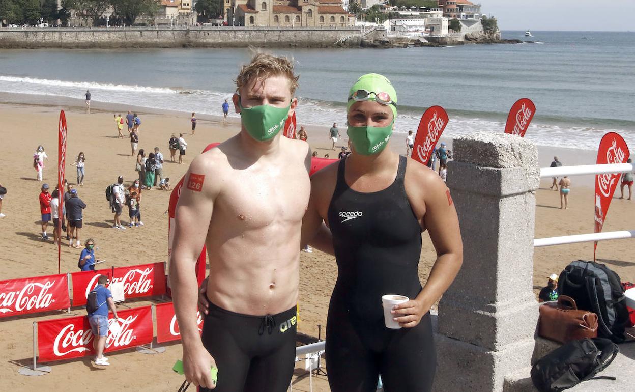 Aroa Silva y Hugo Sánchez, ganadores de la Travesía de San Pedro.