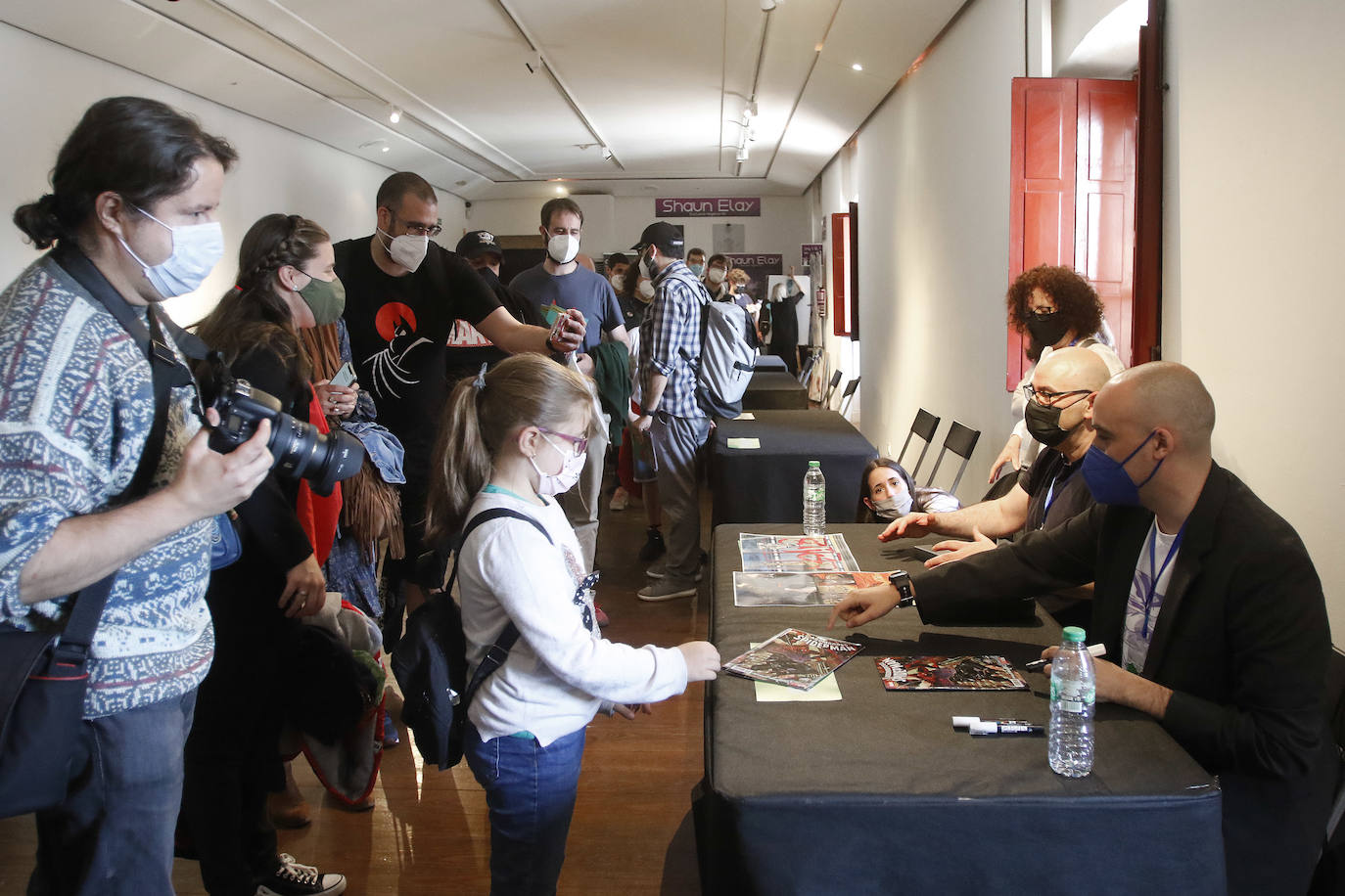 El Palacio de Revillagigedo de Gijón se ha convertido en el epicentro de la Cómic Con del festival Metrópoli. Entre los días 1 y 4 de julio, los fanáticos de los cómics podrán reunirse con creadores, actores, cosplayers y youtubers en el primer gran evento cultural de la temporada. 