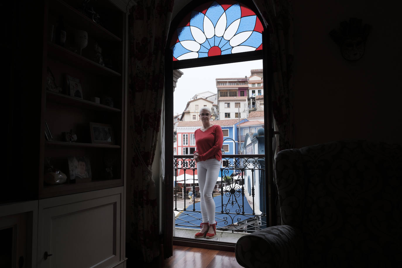 La Marina. El piso ocupa una planta de uno de los edificios que se alzan en la conocida plaza de la villa marinera de Cudillero.