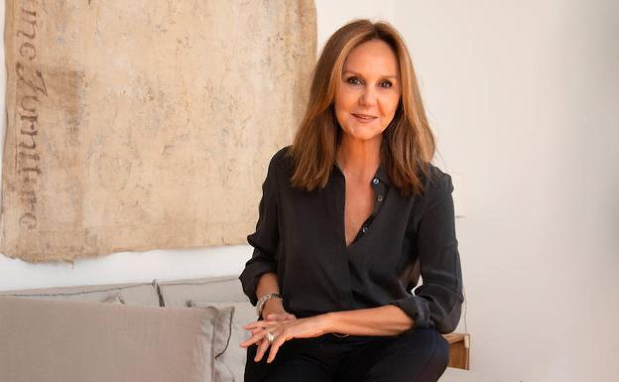 La escritora María Dueñas.