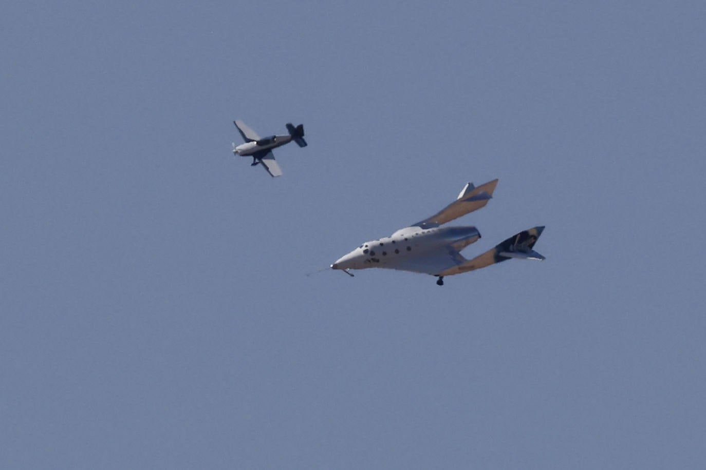 El millonario británico Richard Branson ha hecho realidad su sueño de viajar al espacio. Lo ha hecho a bordo de una nave de Virgin Galactic, la empresa que fundó para conseguirlo. Este viaje es un hito para el turismo espacial.