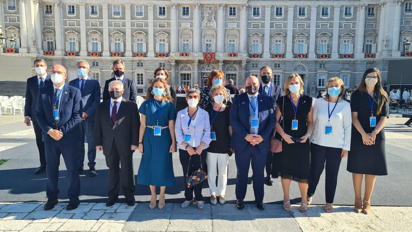 Fotos: Las familias de Pablo Riesgo y Rosa Banquetero, en el homenaje de estado a las víctimas de la pandemia