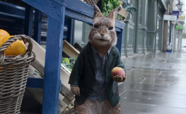 Un fotograma de 'Peter Rabbit 2: a la fuga'.
