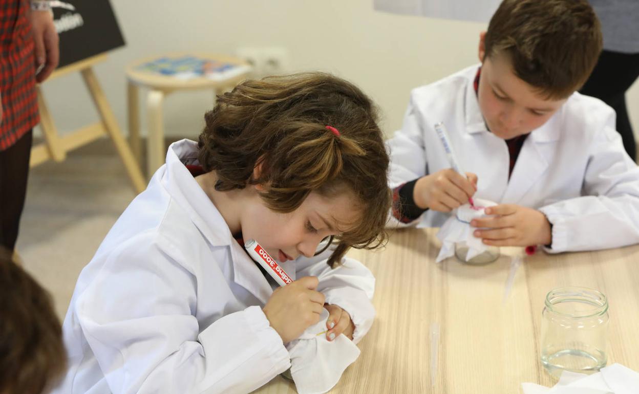 Taller infantil en Avilés para peques de la Universidad. 