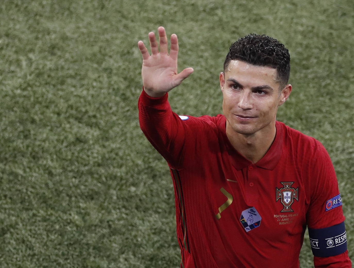 Cristiano Ronaldo. «Cristiano está loco. Este tío es un imbécil, un enfermo. Os creéis que este tío es normal, pero es que no es normal, si no, no haría todas las cosas que hace. La última tontería que hizo, que la vio todo el mundo mundial.. ¿Por qué crees que hace esa tontería».