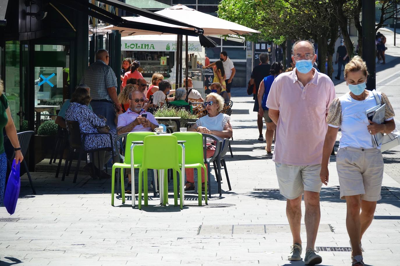 Playas y piscinas con gran afluencia para combatir las temperaturas veraniegas de las que disfruta la región