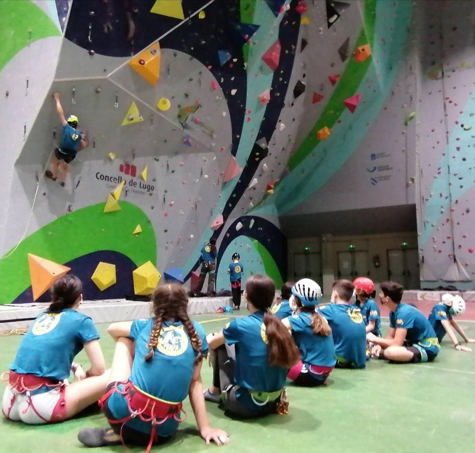 Fotos: La Selección Asturiana de jóvenes escaladores, lista para viajar a Lugo