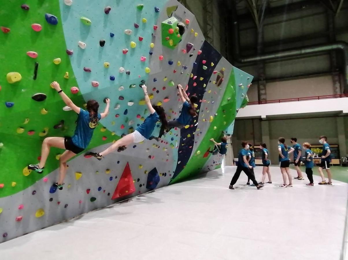 Fotos: La Selección Asturiana de jóvenes escaladores, lista para viajar a Lugo