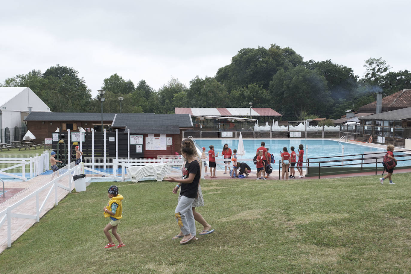 Aniversario. Hoy hace 30 años que el camping de Deva abrió sus puertas. «Hemos conseguido ser un referente turístico para Gijón», asegura su gerente, Antonio Amieva.