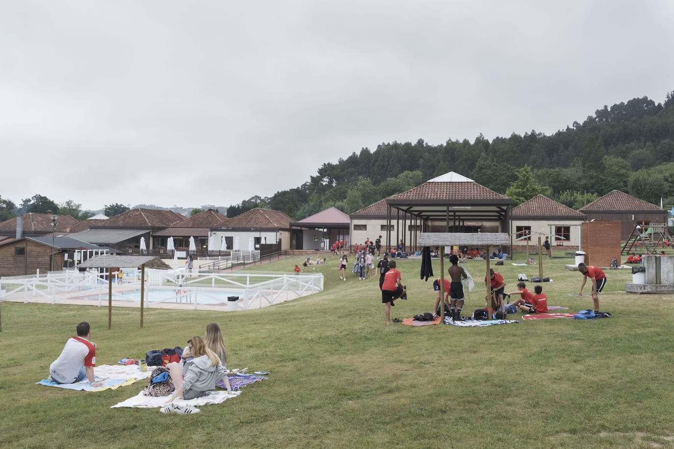 Aniversario. Hoy hace 30 años que el camping de Deva abrió sus puertas. «Hemos conseguido ser un referente turístico para Gijón», asegura su gerente, Antonio Amieva.