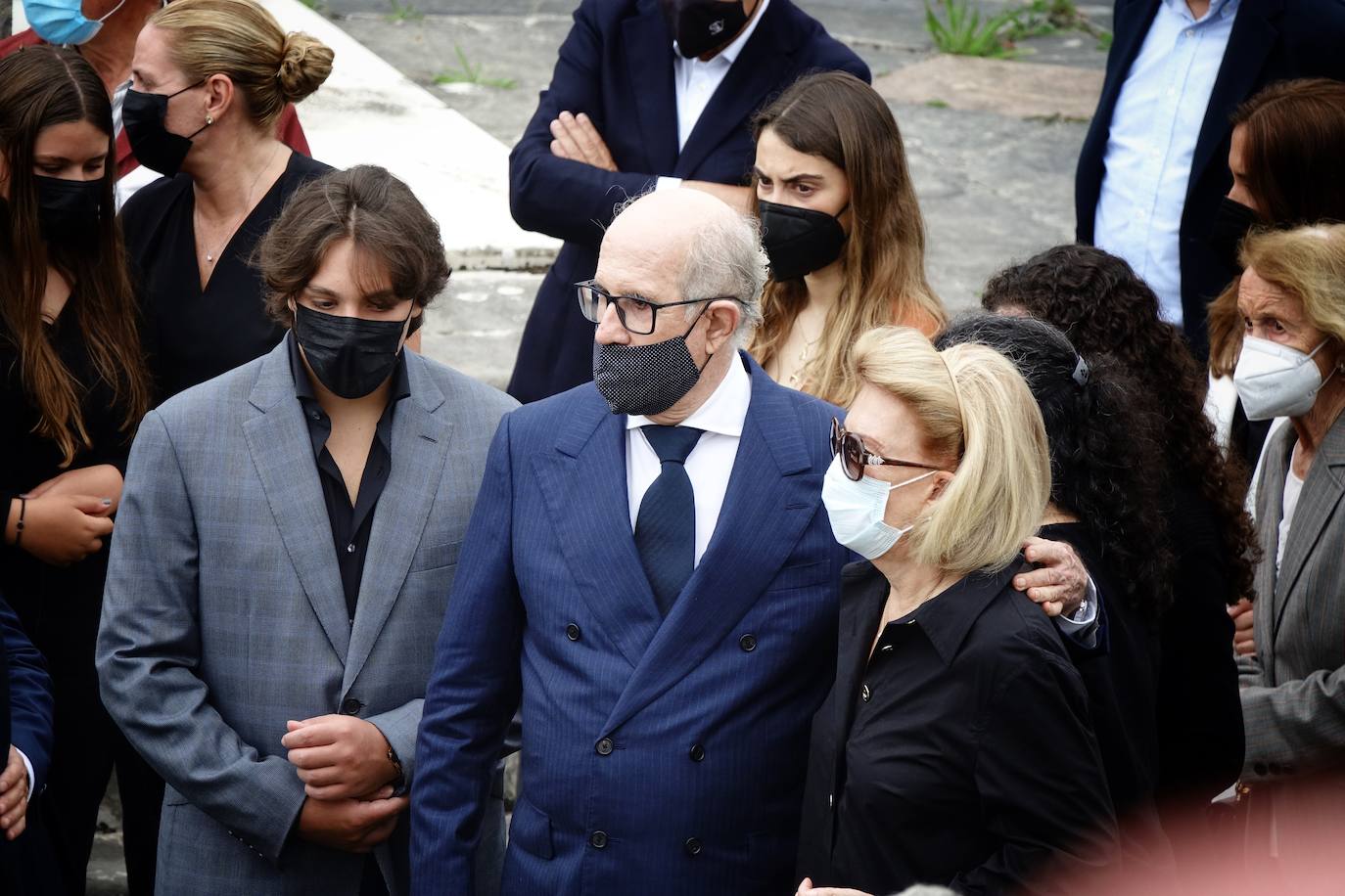 «Era la más cariñosa y alegre», rememora su marido, Juan Antonio Rodríguez, tras un funeral al que acudieron decenas de personas