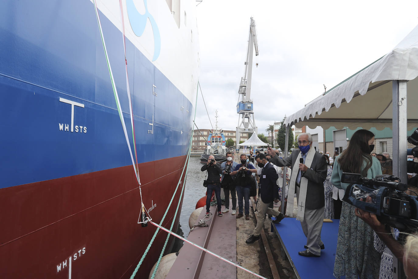 El 'Blue Eagle' es un petrolero fabricado en el astillero gijonés, con 106 metros de eslora, que operará en el golfo de México