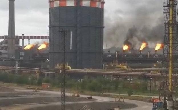 Las baterías de cok de Gijón, evacuadas durante el apagón del sábado