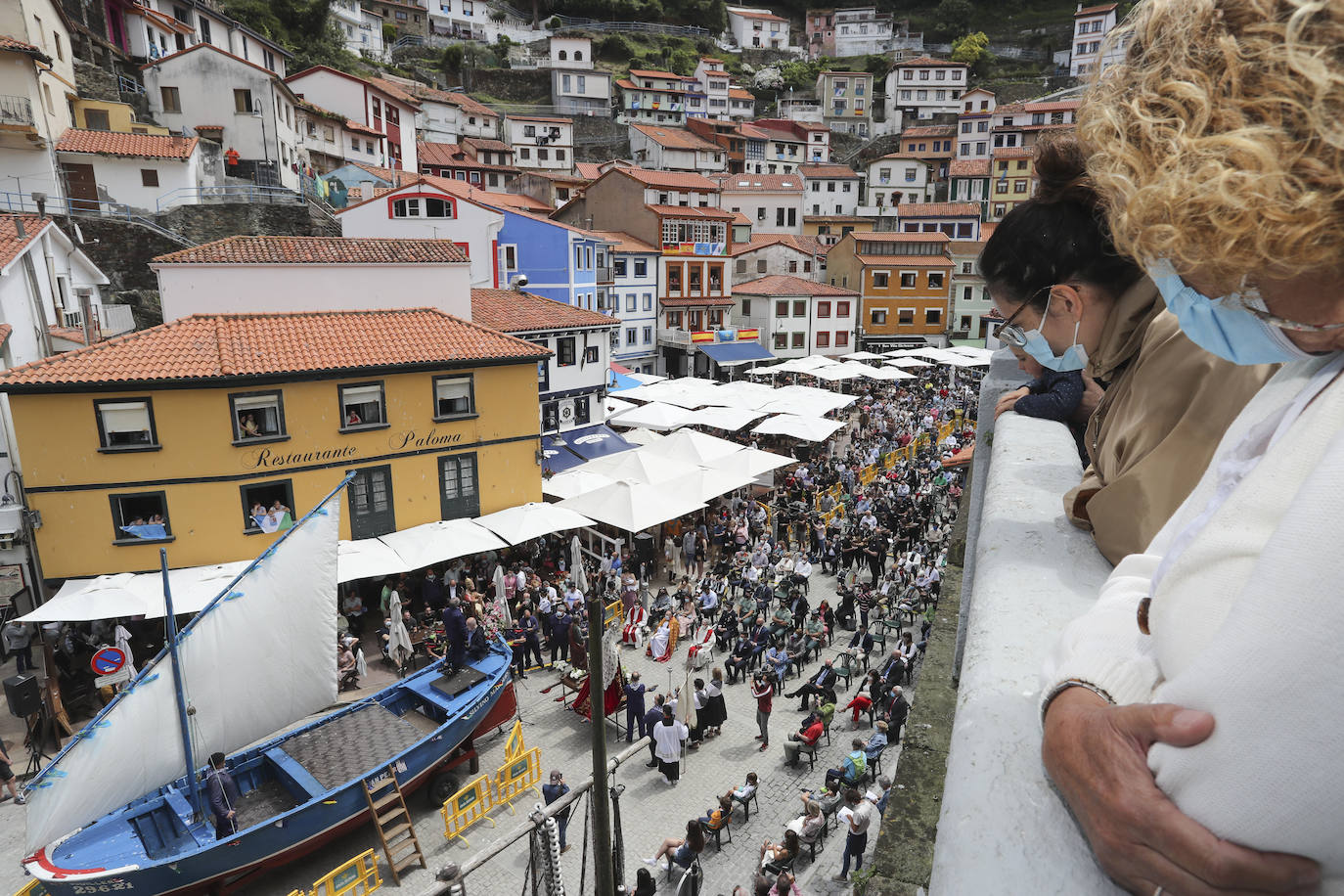 La temporada estival está siendo un completo éxito; las playas y terrazas se llenan y los asturianos cada vez tienen más ganas de disfrutar de la naturaleza, de las romerías con un culín en mano naturaleza, y de las múltiples propuestas culturales que ofrece nuestra región.