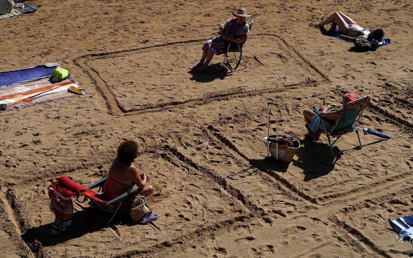 La temporada estival está siendo un completo éxito; las playas y terrazas se llenan y los asturianos cada vez tienen más ganas de disfrutar de la naturaleza, de las romerías con un culín en mano naturaleza, y de las múltiples propuestas culturales que ofrece nuestra región.