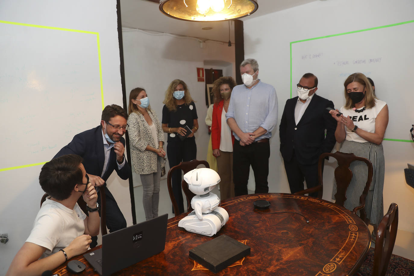 La empresa, instalada en La Pipa, y que ha recibido una ayuda de 500.000 euros de la SRP, plantea su expansión internacional desde el Principado, mediante una estrategia de crecimiento que implica una inversión de 2,3 millones y la creación de 18 puestos de trabajo en dos años.