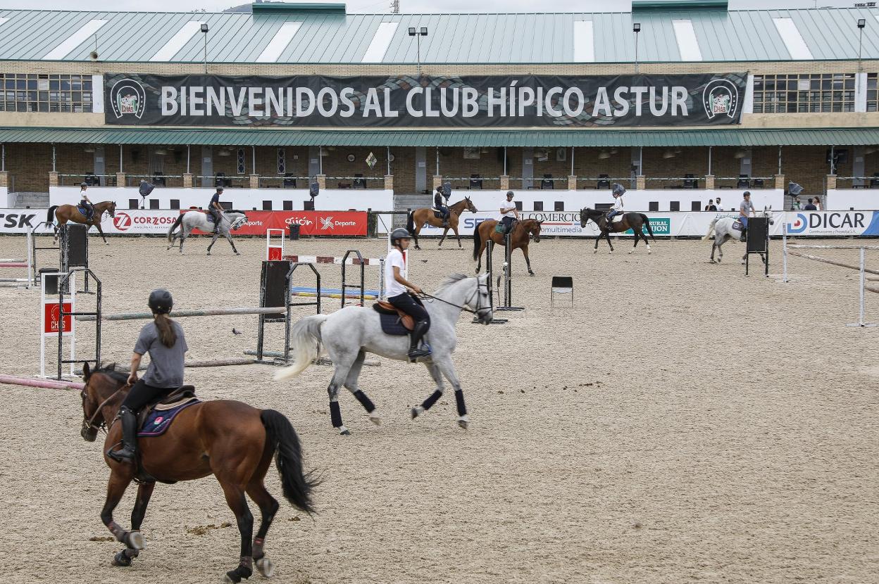 La actividad fue ya ayer frenética en la pista del Chas. 