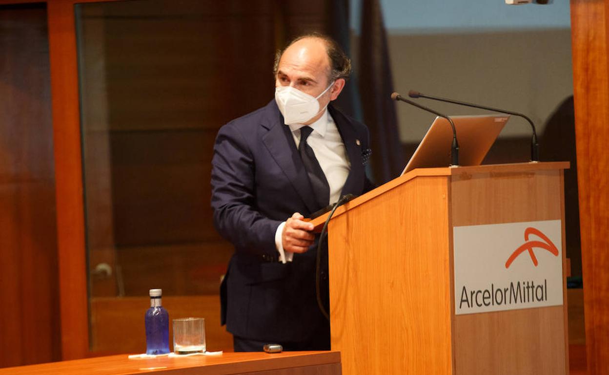 El rector de la Universidad de Oviedo, Ignacio villaverde, este viernes en la inauguración de la 43 edición de los cursos de La Granda 