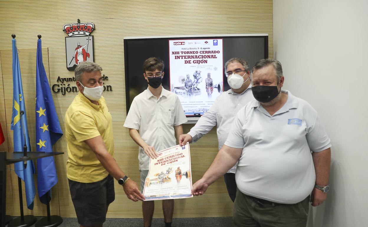 Presentación del cartel del torneo en el Ayuntamiento de Gijón.
