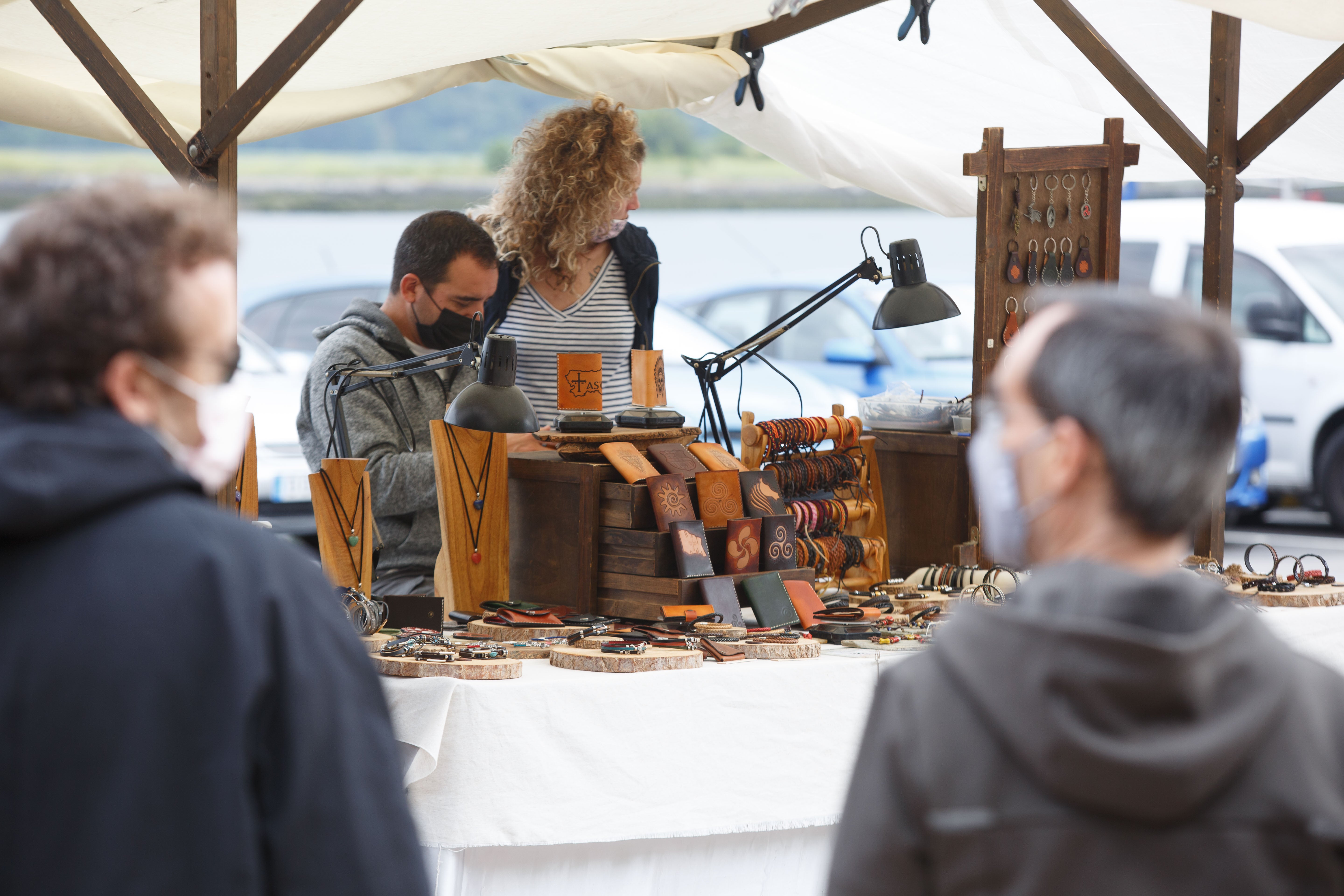 Fotos: Mercado de artesanía en San Esteban de Pravia
