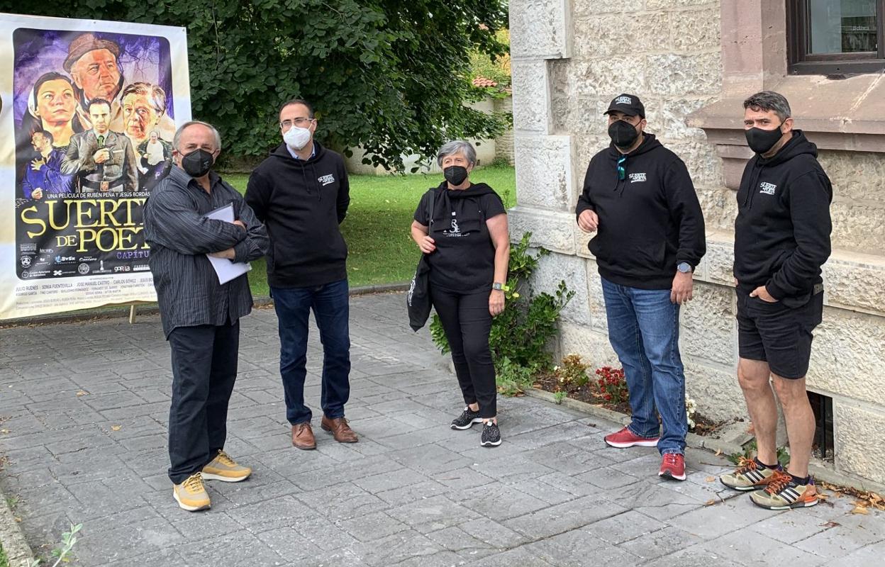 Julio Ruenes, Jesús Bordás, Pepa Batana, Rubén Peña y Toni Cantero presentan 'Suerte de poeta'. 
