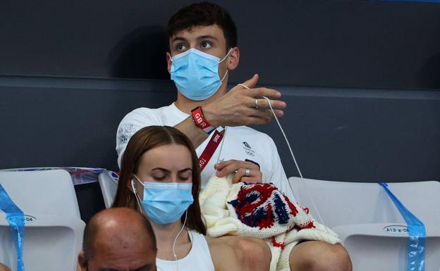 Tom Daley hace punto entre competiciones.