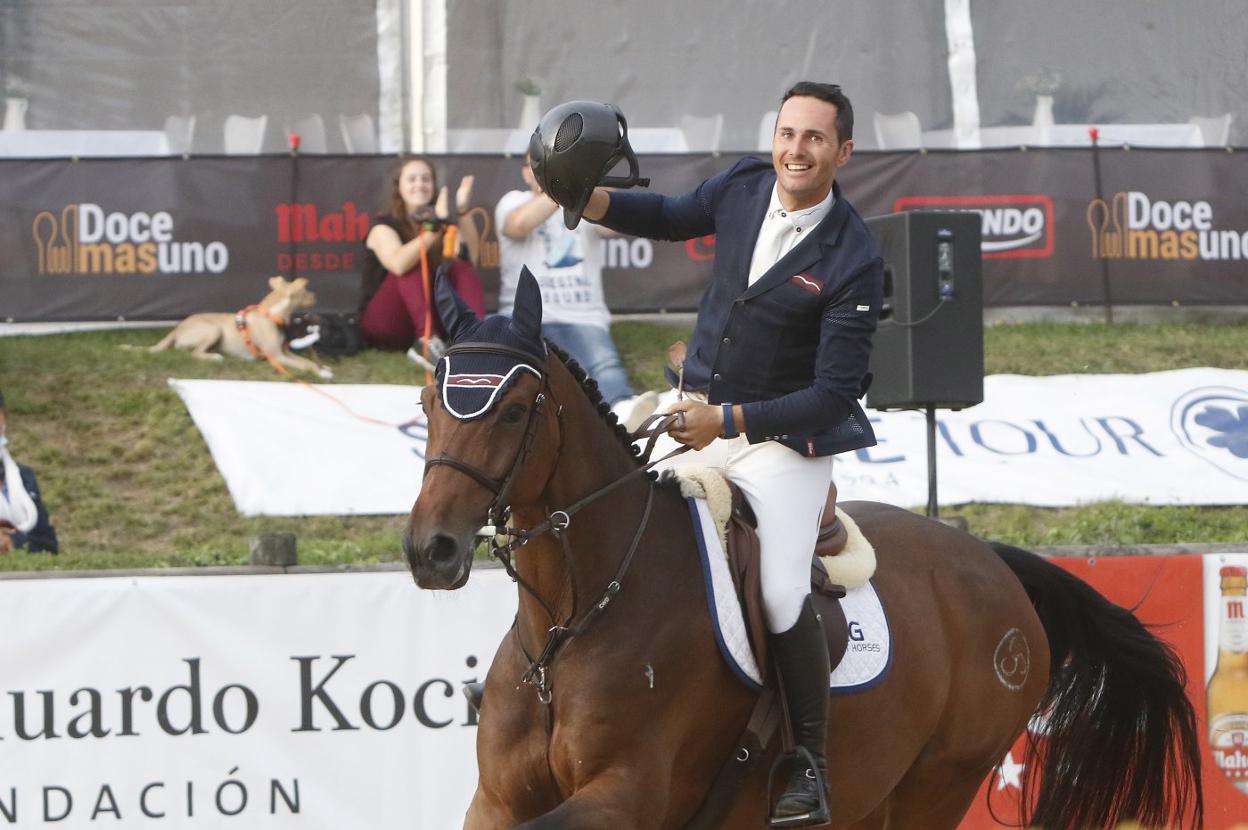 Kevin González de Zarate celebra el resultado al término del desempate. 