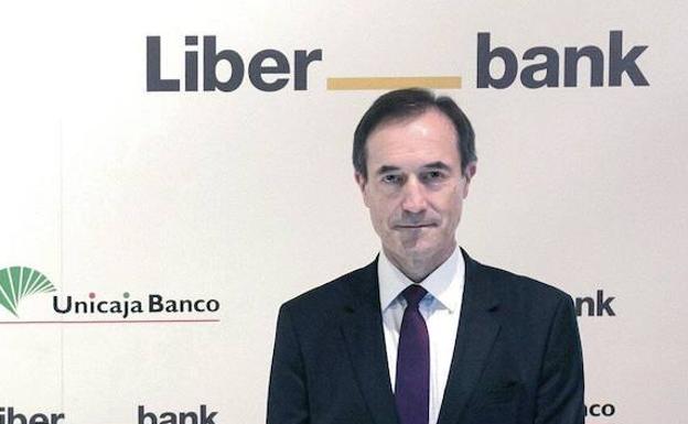 Menéndez invierte 100.000 euros en Unicaja Banco tras ser nombrado consejero delegado