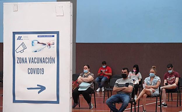 Asturias acelera la vacunación: 700.000 ciudadanos ya están inmunizados