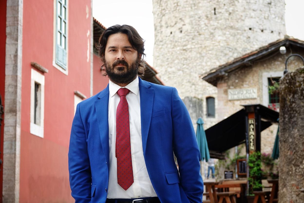 El alcalde de Llanes, Enrique Riestra 