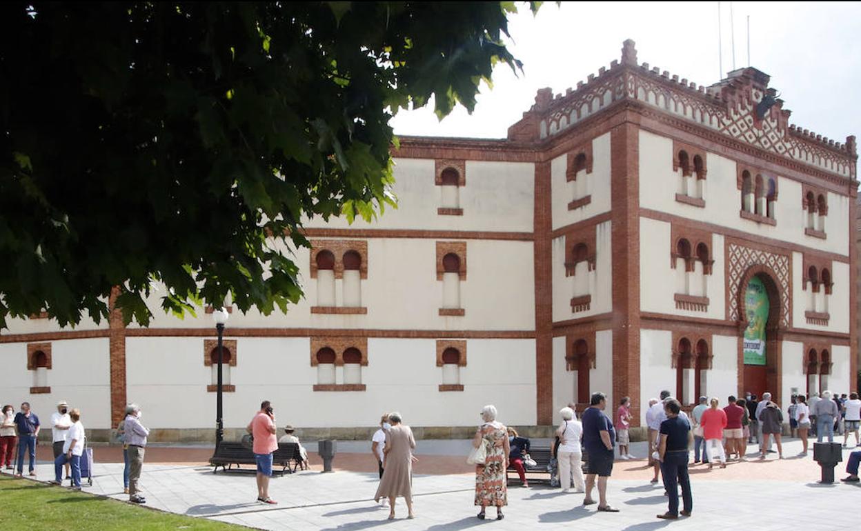 Plaza de toros de El Bibio, en Gijón, donde este 13 de agosto comenzará la Feria de Begoña.