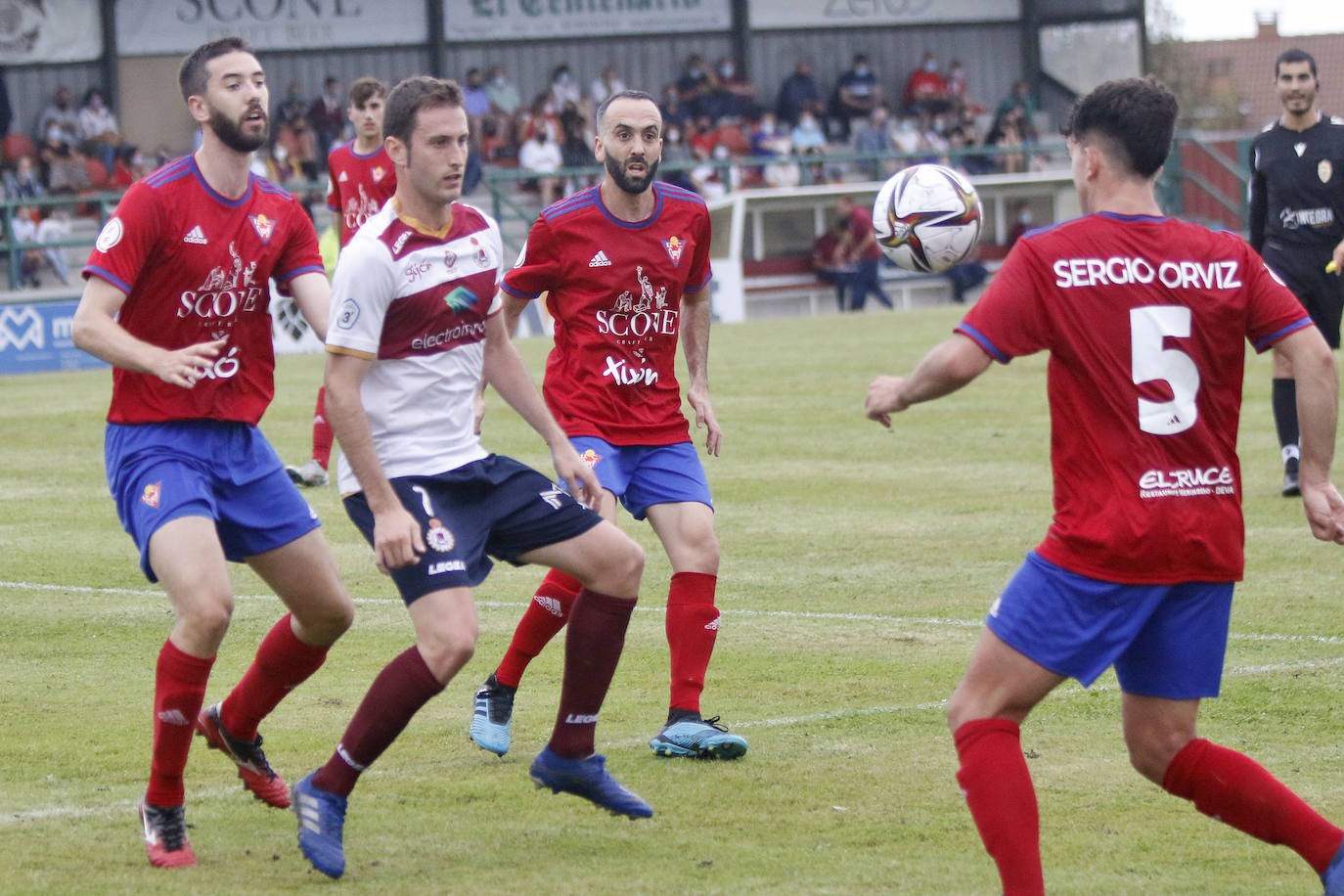 El conjunto gijonés se impuso al Gijón Industrial en la tanda de penalties tras ganar por 5-3 en la pena máxima un encuentro que concluyó en empate a uno.