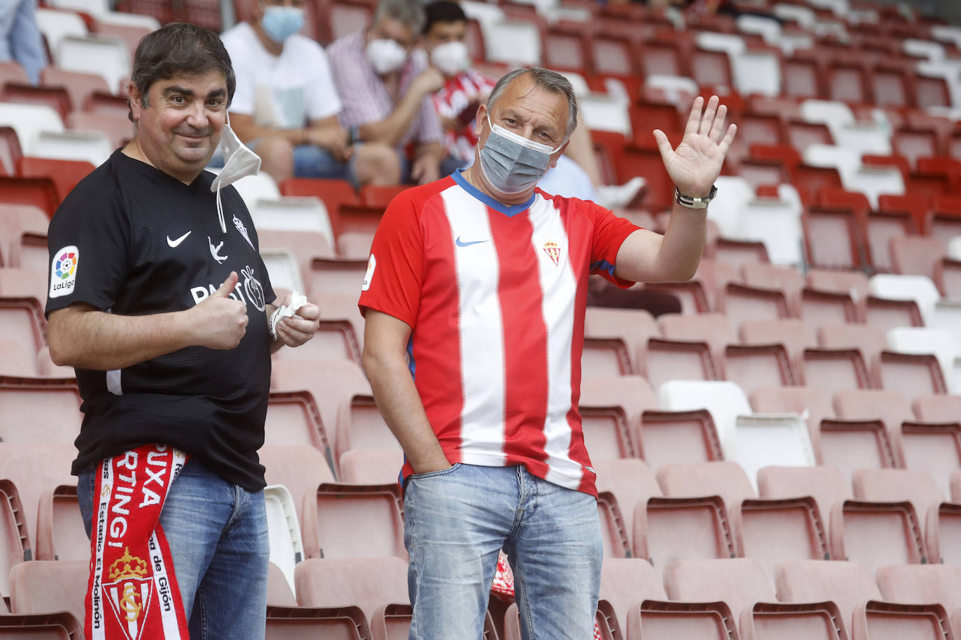 Fotos: Así fue la vuelta de la afición a El Molinón