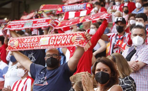 Imagen. Así fue la vuelta de la afición al Molinón