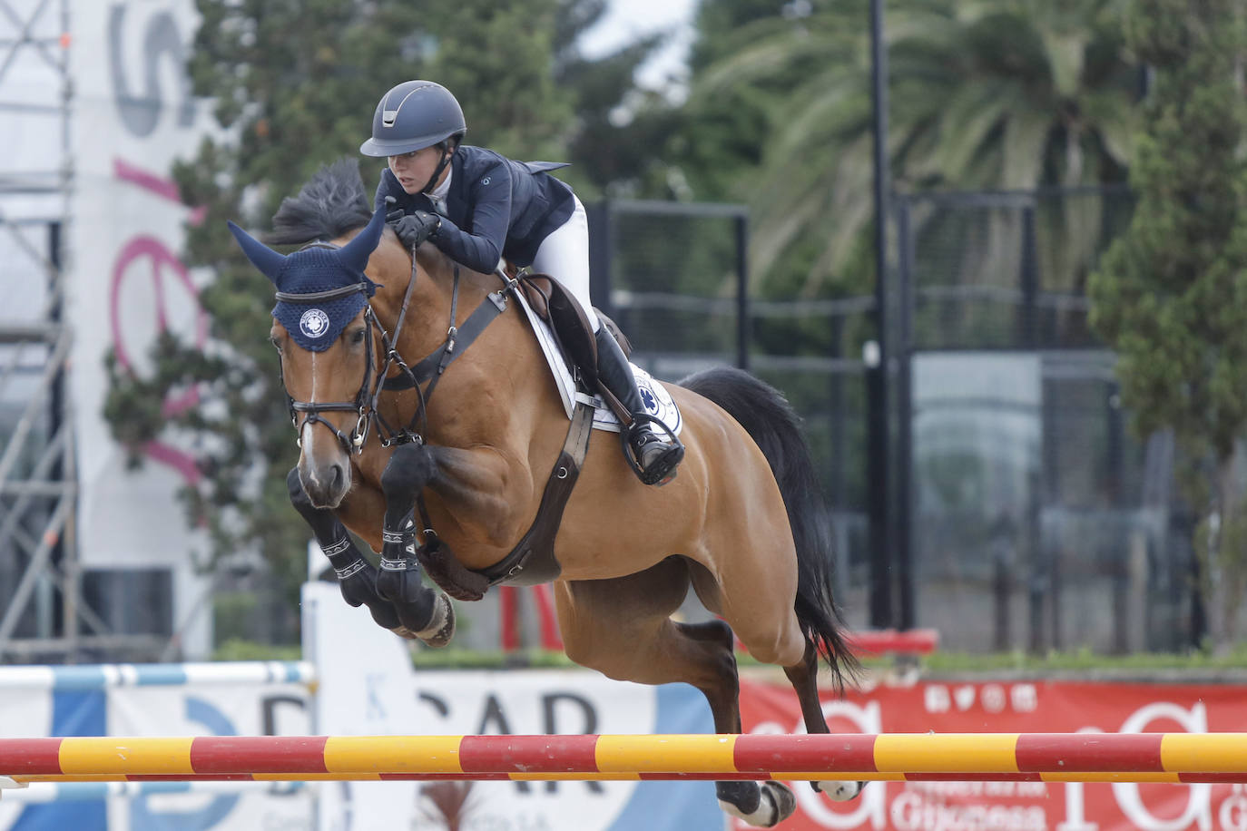 Gerardo Menéndez Mieres ha firmado un triunfo formidable sobre 'Diamantta Dc' en una nueva jornada en el Gijón Horse Jumping. La de este jueves se ha tratado de una etapa para velocistas y la prueba grande del segundo CSI 2 estrellas quedó resuelta al esprint. 