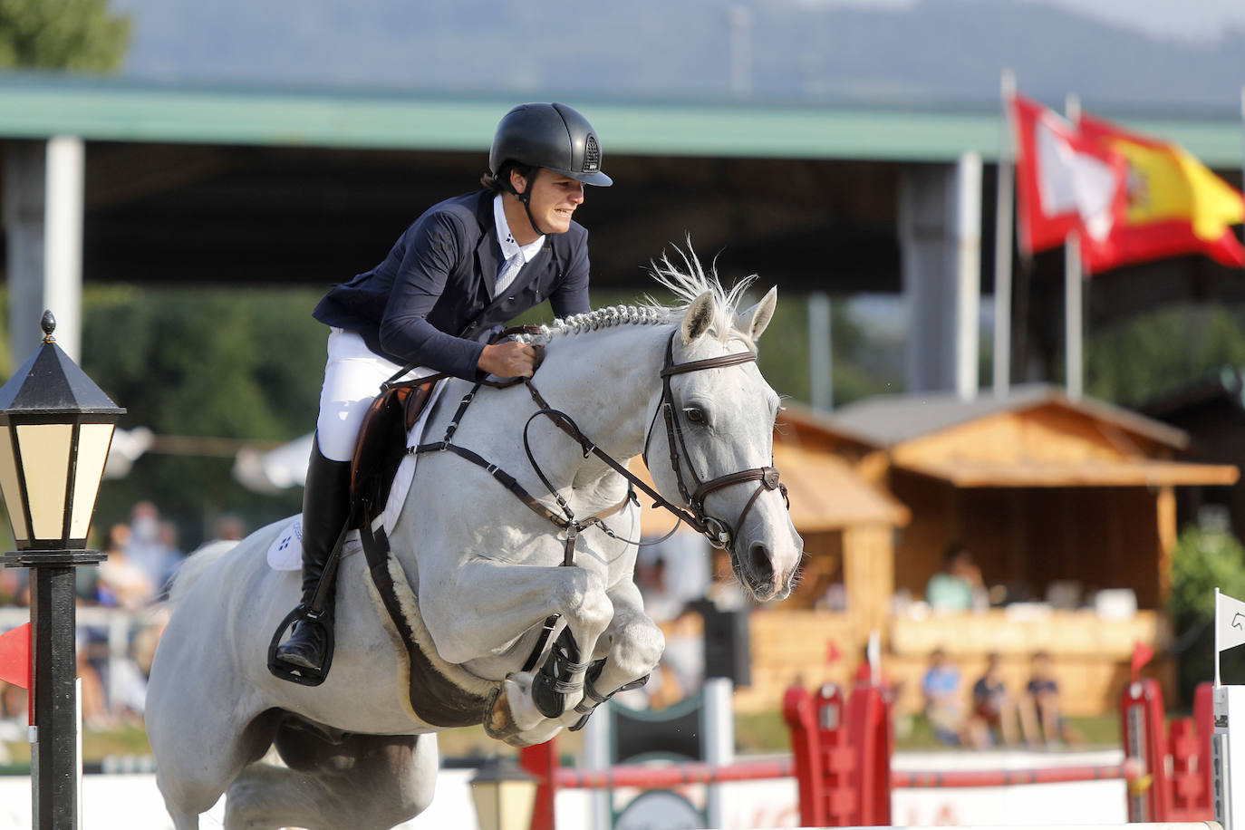 El circuito hípico gijonés regresa con varios concursos hípicos este verano como alternativa al concurso de saltos internacional de Las Mestas