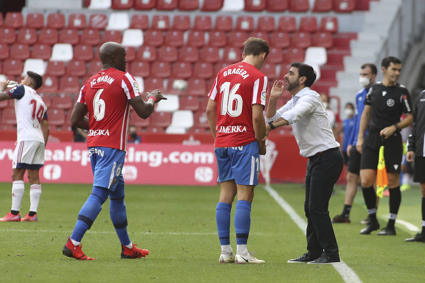 Un momento del encuentro jugado en El Molinón