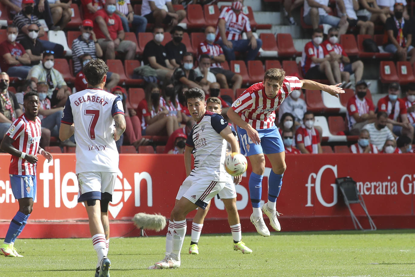 Un momento del encuentro jugado en El Molinón