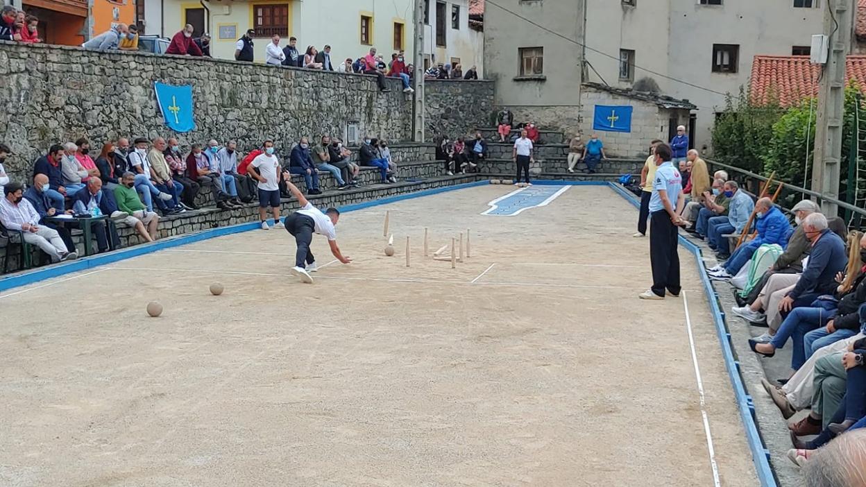 Memorial de bolos celebrado este mes en el pueblo de Suarías. 