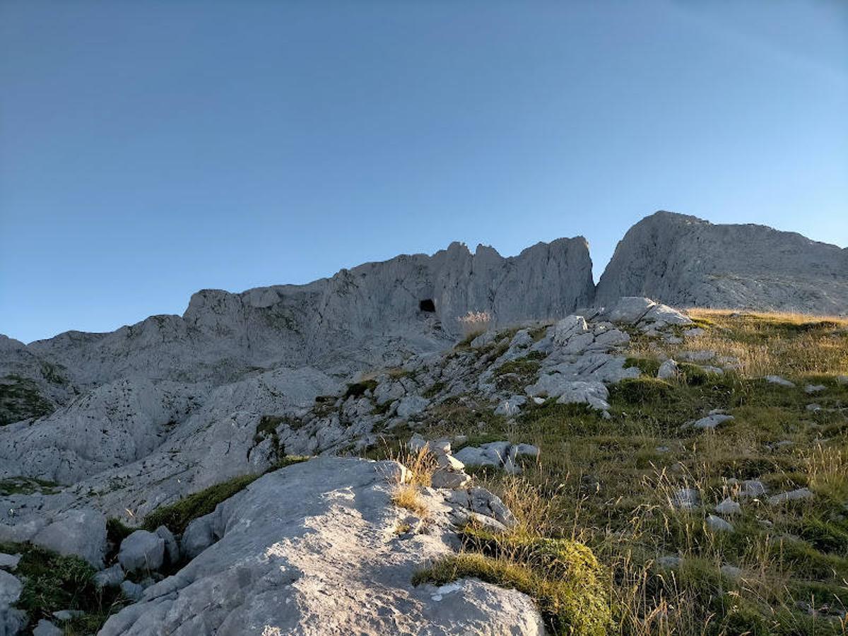 Cuetos del trave de camino al Pico Cabrones.