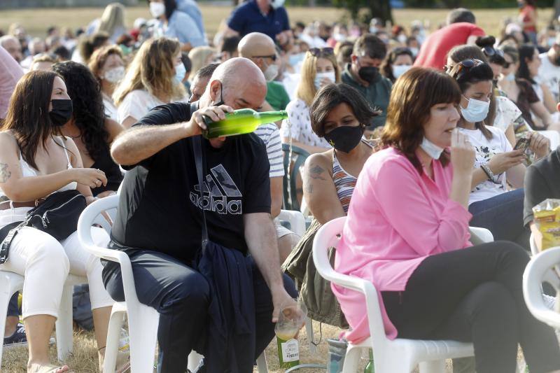 El cómico asturiano organiza su nuevo espectáculo 'En demasía Prau Festival'. El resultado es lo más parecido a una fiesta de prao que se ha celebrado en mucho tiempo. Sus asistentes escanciaron sidra y no pararon de reír con Joaquín Pajarón.