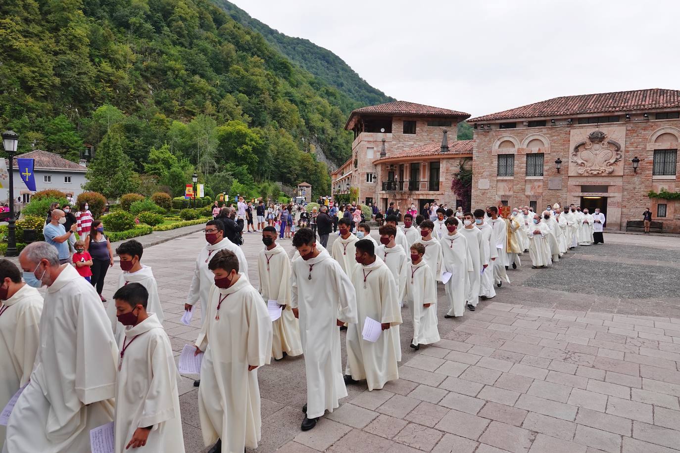 Fotos: Comienza la novena de la Santina en la Basílica de Covadonga