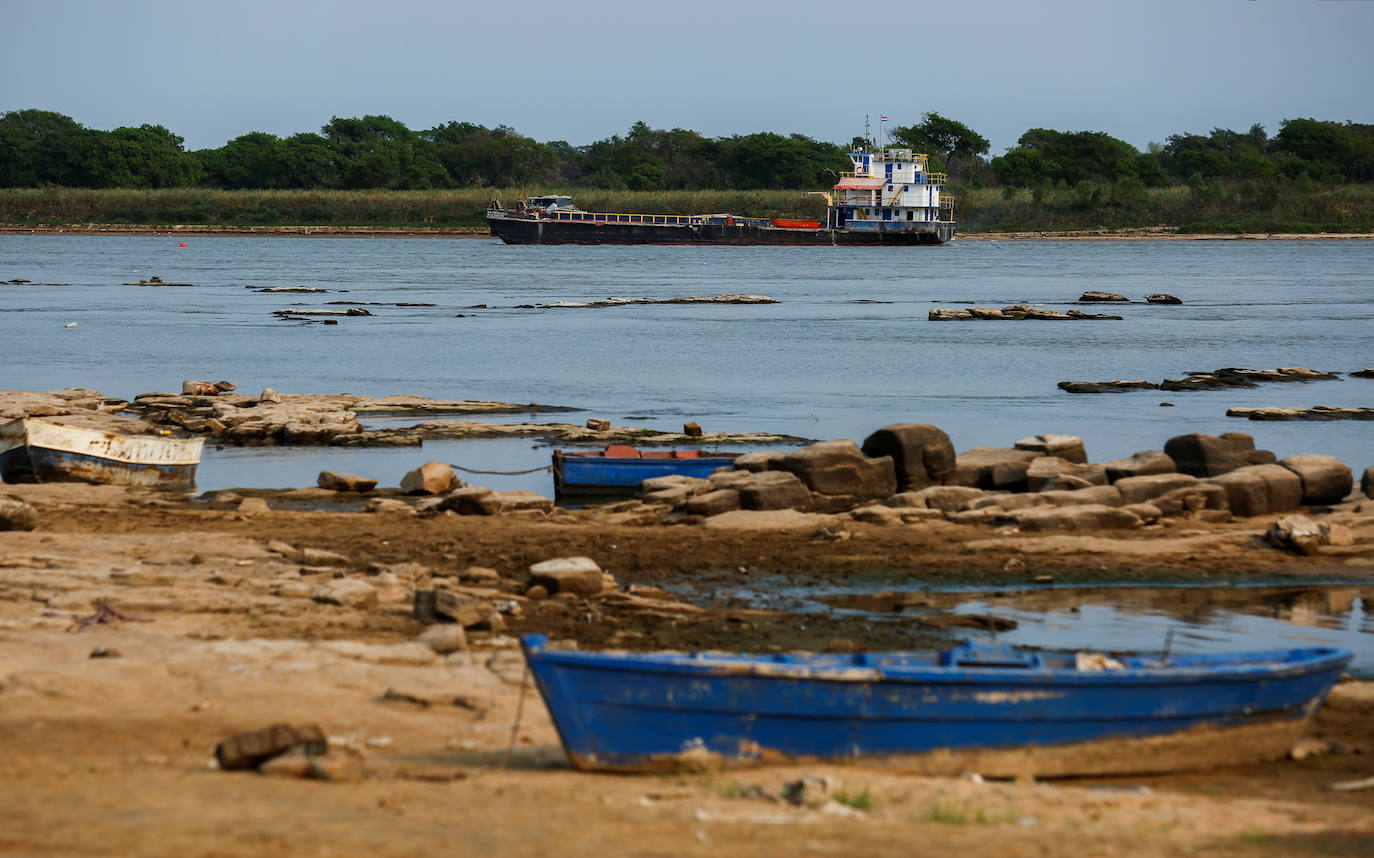 El río Paraná, que atraviesa Brasil, Paraguay y Argentina, está sufriendo este 2021 su peor bajada en más de medio siglo.